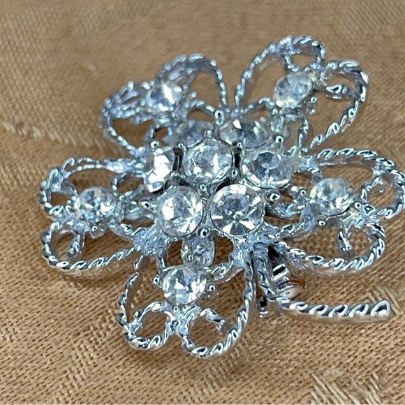 VINTAGE FLORAL BROOCH PIN RHINESTONE CLOVER EVENT RETRO - Picture 4 of 7
